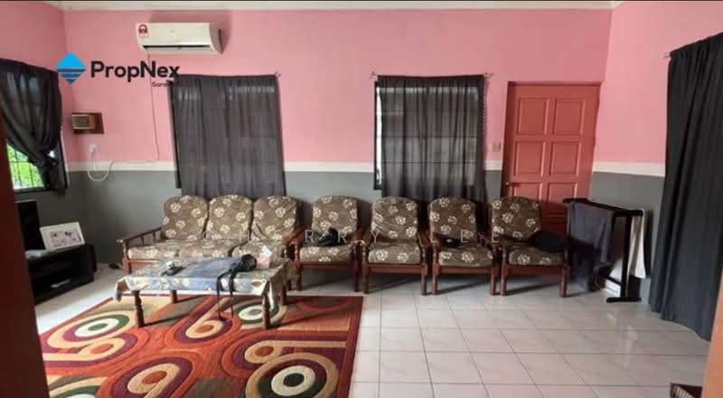 1-storey Terraced House for Sale in Kota Samarahan (Sarawak) - Cherry Lee - PropertyGuru.com.my