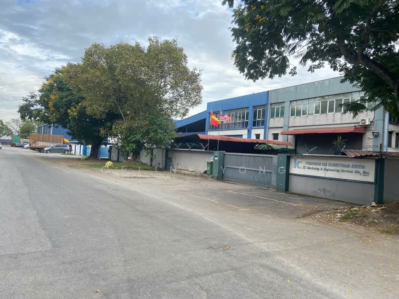 Factory for Rent in Taman Perindustrian Puchong (Puchong) - Celine Yong - Exterior - PropertyGuru.com.my