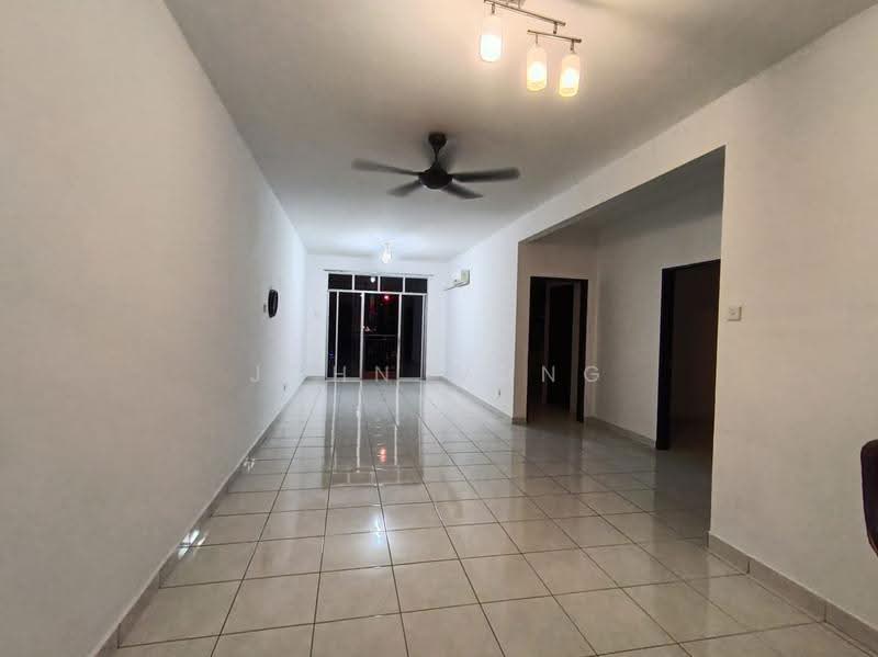 Kediaman Servis untuk Dijual di Diamond Regency - John Wong - Living Room - PropertyGuru.com.my