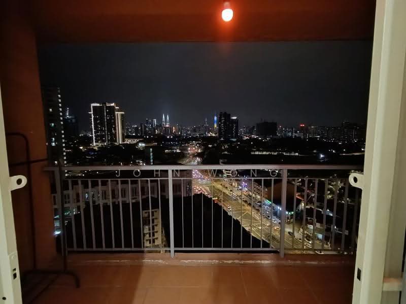 Kediaman Servis untuk Dijual di Diamond Regency - John Wong - Balcony - PropertyGuru.com.my