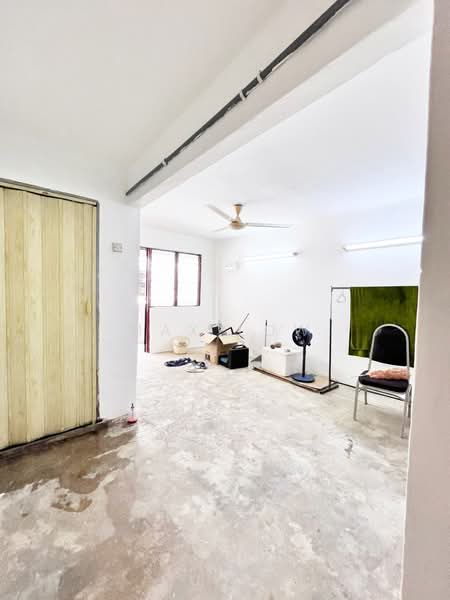 Flat for Sale at Flat Pandan Indah 3/3 - Max Low - Interior - PropertyGuru.com.my