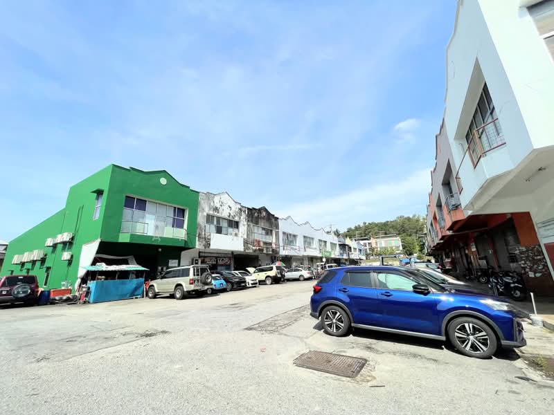 Kilang untuk Disewa di Taman Perindustrian Bukit Serdang (Seri Kembangan) - Andrew Lee - Exterior - PropertyGuru.com.my