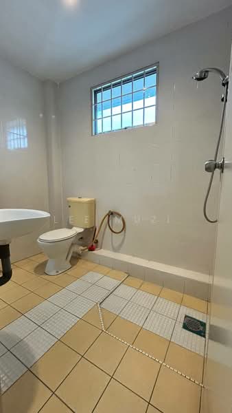 2-storey Terraced House for Sale in Bandar Seri Botani (Simpang Pulai) - Lee Muzi - Bathroom - PropertyGuru.com.my