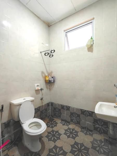 2-storey Terraced House for Sale in Bandar Putra (Kulai) - Janice Yong - Bathroom - PropertyGuru.com.my