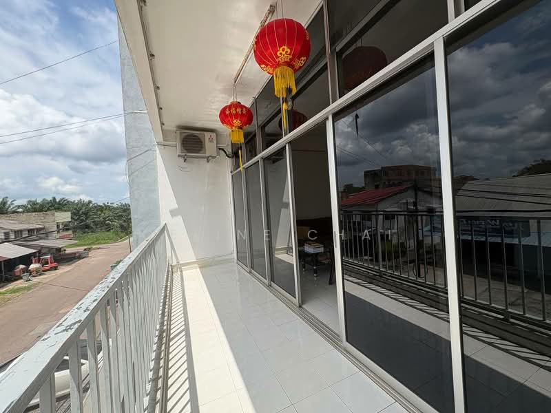 Shop / Office for Sale in Kampung Paya (Kluang) - Celine Chai - Balcony - PropertyGuru.com.my
