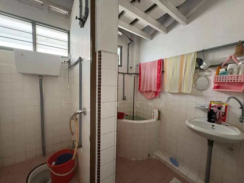 Shop / Office for Sale in Kampung Paya (Kluang) - Celine Chai - Bathroom - PropertyGuru.com.my