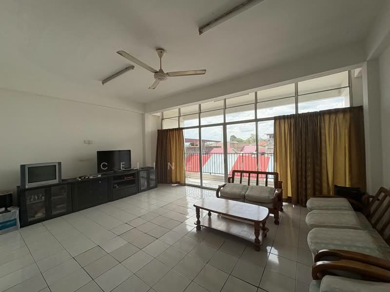 Shop / Office for Sale in Kampung Paya (Kluang) - Celine Chai - Living Room - PropertyGuru.com.my