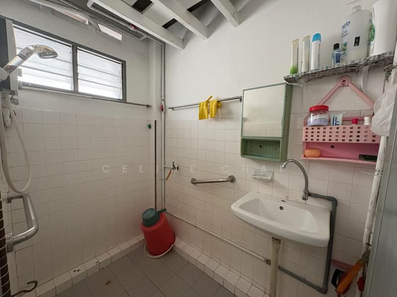 Shop / Office for Sale in Kampung Paya (Kluang) - Celine Chai - Bathroom - PropertyGuru.com.my