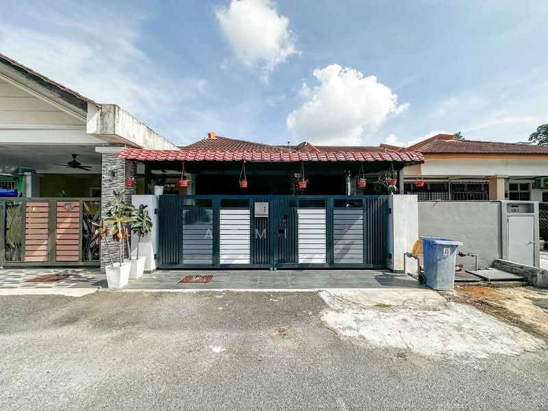 1-storey Terraced House for Sale in Tanjong Duabelas (Selangor) - Azmi . - PropertyGuru.com.my