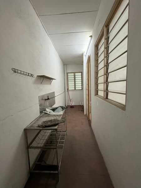 1-storey Terraced House for Sale in Ipoh (Perak) - Lee Muzi - Corridor - PropertyGuru.com.my