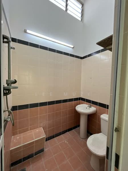 1-storey Terraced House for Sale in Ipoh (Perak) - Lee Muzi - Bathroom - PropertyGuru.com.my