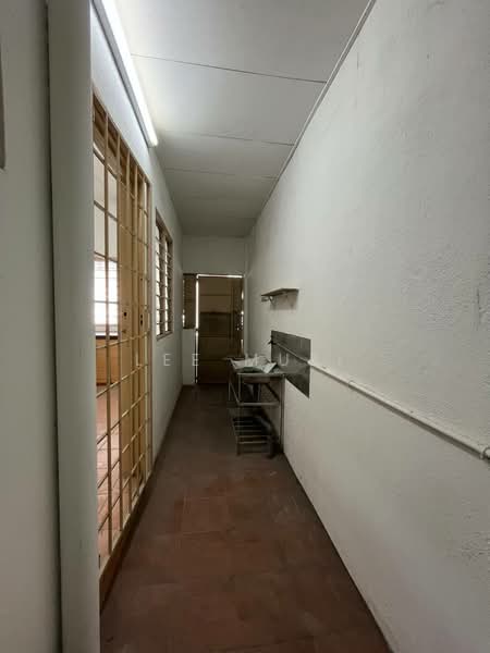 1-storey Terraced House for Sale in Ipoh (Perak) - Lee Muzi - Corridor - PropertyGuru.com.my