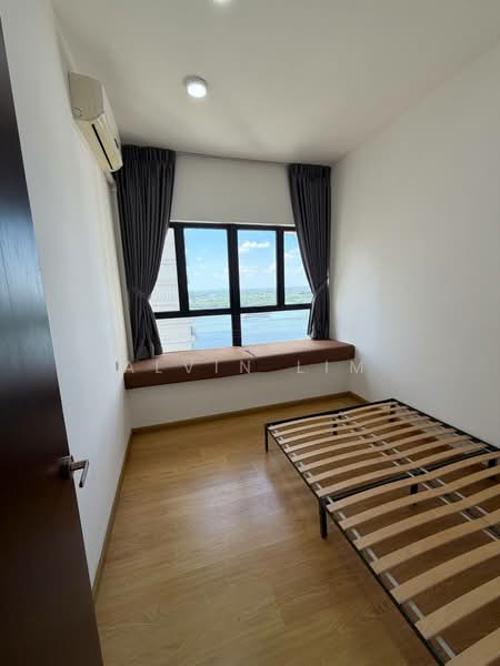 Condominium for Sale at Bay Laurel @ Country Garden Danga Bay - Alvin Lim - Bedroom - PropertyGuru.com.my