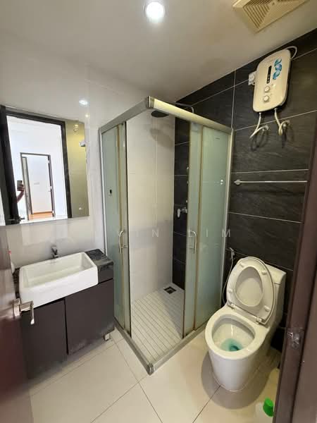 Condominium for Sale at Bay Laurel @ Country Garden Danga Bay - Alvin Lim - Bathroom - PropertyGuru.com.my