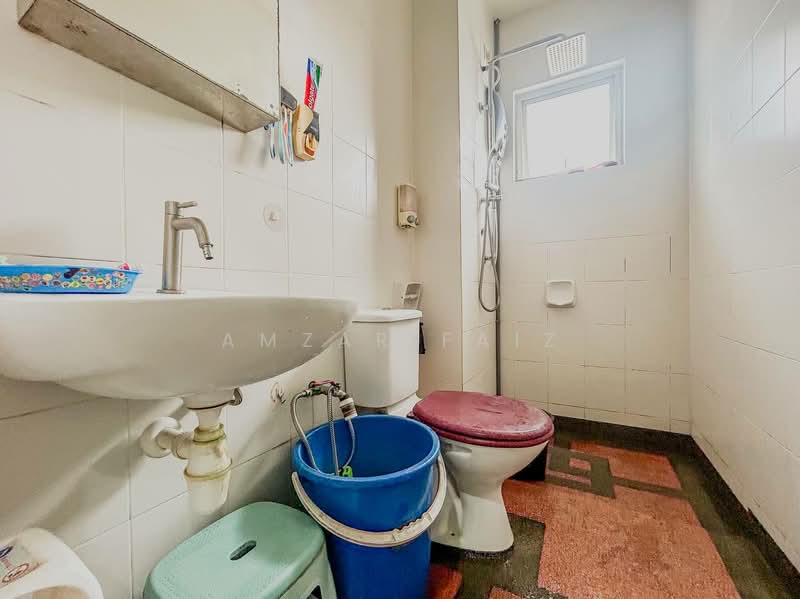 Kondominium untuk Dijual di Embun Residence - Amzar Faiz - Bathroom - PropertyGuru.com.my