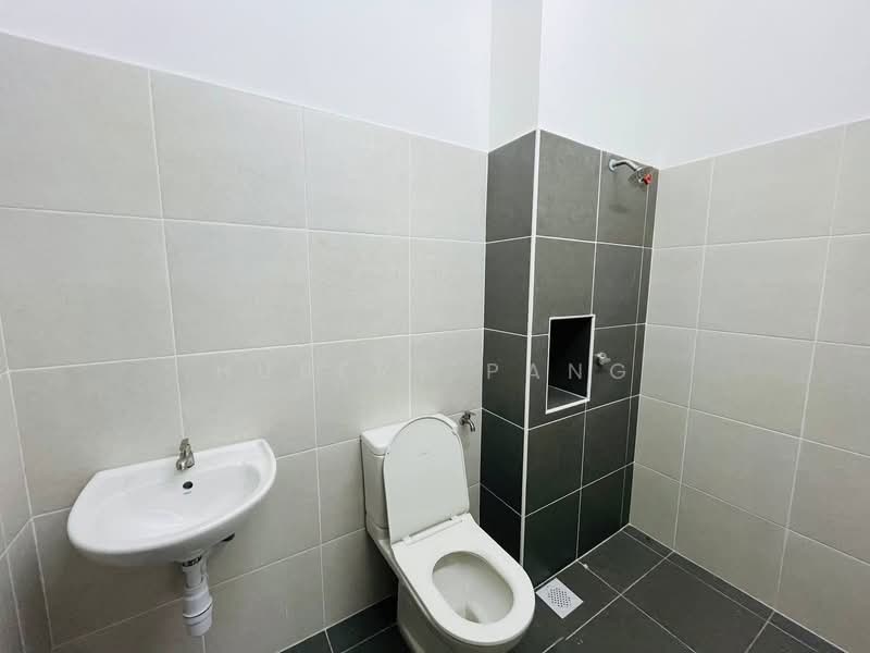 Rumah Teres untuk Disewa di Kota Tinggi (Johor) - Hubert Pang - Bathroom - PropertyGuru.com.my