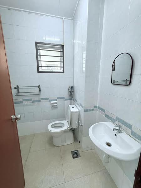 Rumah Teres 2 Tingkat untuk Dijual di Johor Bahru (Johor) - Calley Chin - Bathroom - PropertyGuru.com.my
