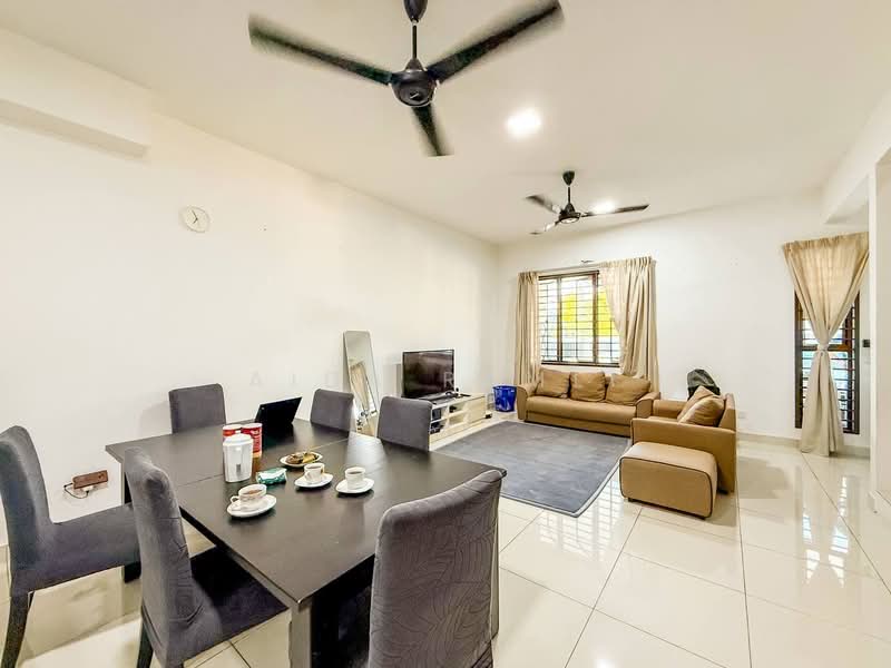 2-storey Terraced House for Sale in Alam Sari (Bangi) - Aida Ramli - Living Room - PropertyGuru.com.my