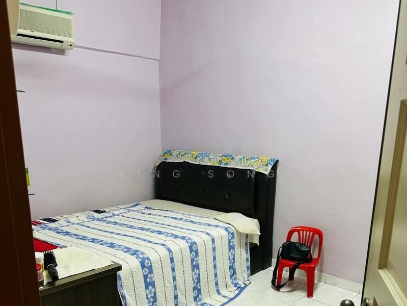 1-storey Terraced House for Sale in Taman Melaka Jaya (Batu Berendam) - King Song - Bedroom - PropertyGuru.com.my