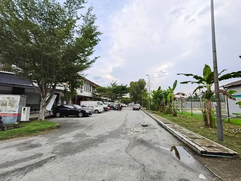 Shop for Rent in Bandar Kinrara (Selangor) - Edmund Chan - Exterior - PropertyGuru.com.my