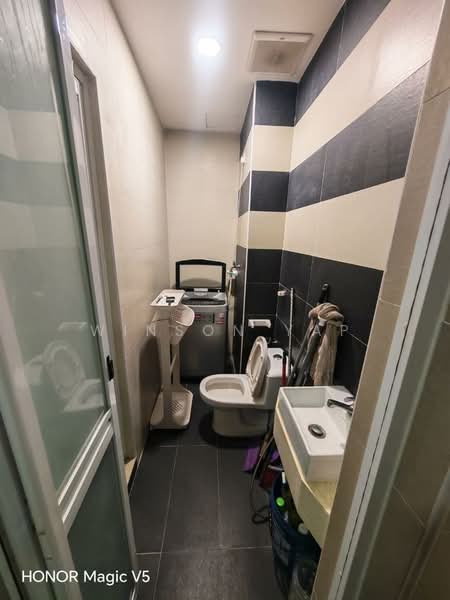 Servis Apartment untuk Dijual di D'Secret Garden (Pangsapuri Kempas Indah) - Winson Yap - Bathroom - PropertyGuru.com.my