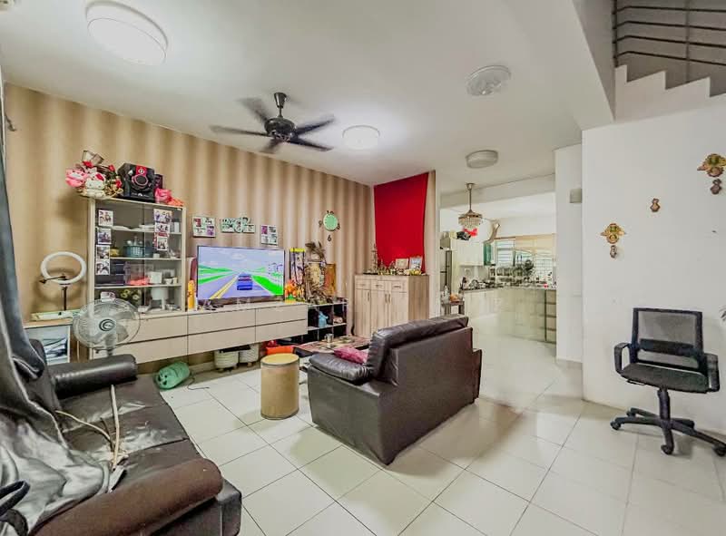2-storey Terraced House for Sale in Puncak Alam (Selangor) - Amzar Faiz - Living Room - PropertyGuru.com.my