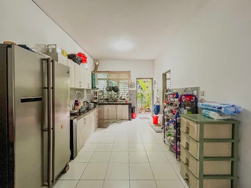 2-storey Terraced House for Sale in Puncak Alam (Selangor) - Amzar Faiz - Kitchen - PropertyGuru.com.my