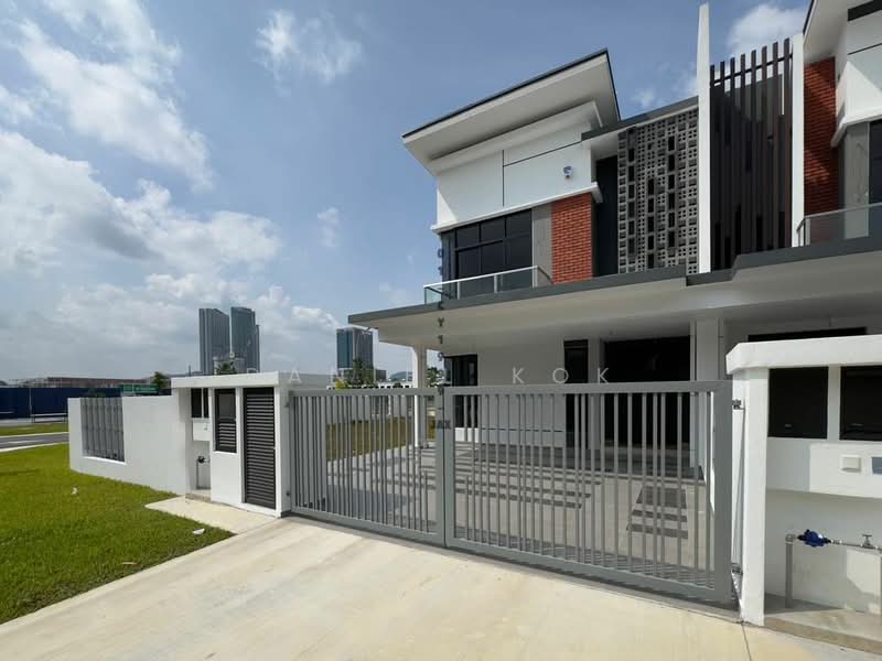 2-storey Terraced House for Sale in Setia Indah (Setia Alam) - Daniel Kok - Exterior - PropertyGuru.com.my