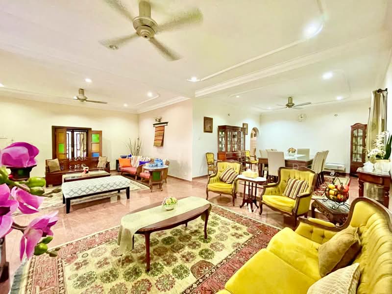 Bungalow for Sale in Kampung Tunku (Petaling Jaya) - Sabirin Ahmad - Living Room - PropertyGuru.com.my