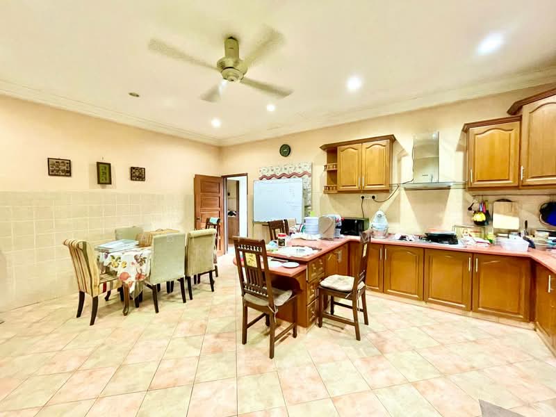 Bungalow for Sale in Kampung Tunku (Petaling Jaya) - Sabirin Ahmad - Kitchen - PropertyGuru.com.my