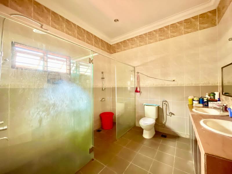 Bungalow for Sale in Kampung Tunku (Petaling Jaya) - Sabirin Ahmad - Bathroom - PropertyGuru.com.my