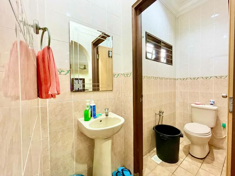 Bungalow for Sale in Kampung Tunku (Petaling Jaya) - Sabirin Ahmad - Bathroom - PropertyGuru.com.my