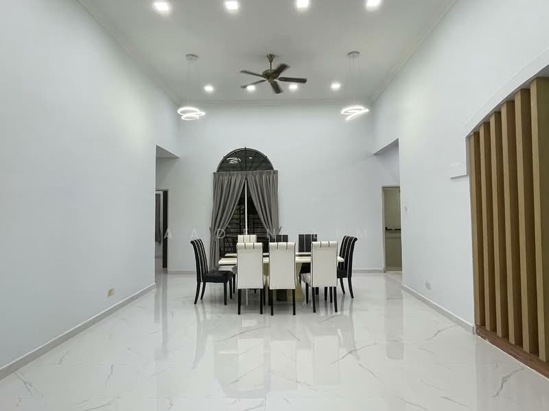 Bungalow for Rent in Orna Golf & Country Club (Bemban) - Aaden Lim - Dining Room - PropertyGuru.com.my
