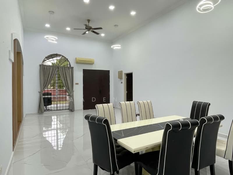 Bungalow for Rent in Orna Golf & Country Club (Bemban) - Aaden Lim - Dining Room - PropertyGuru.com.my
