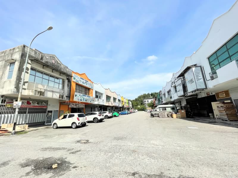Kilang untuk Disewa di Taman Perindustrian Bukit Serdang (Seri Kembangan) - Andrew Lee - PropertyGuru.com.my