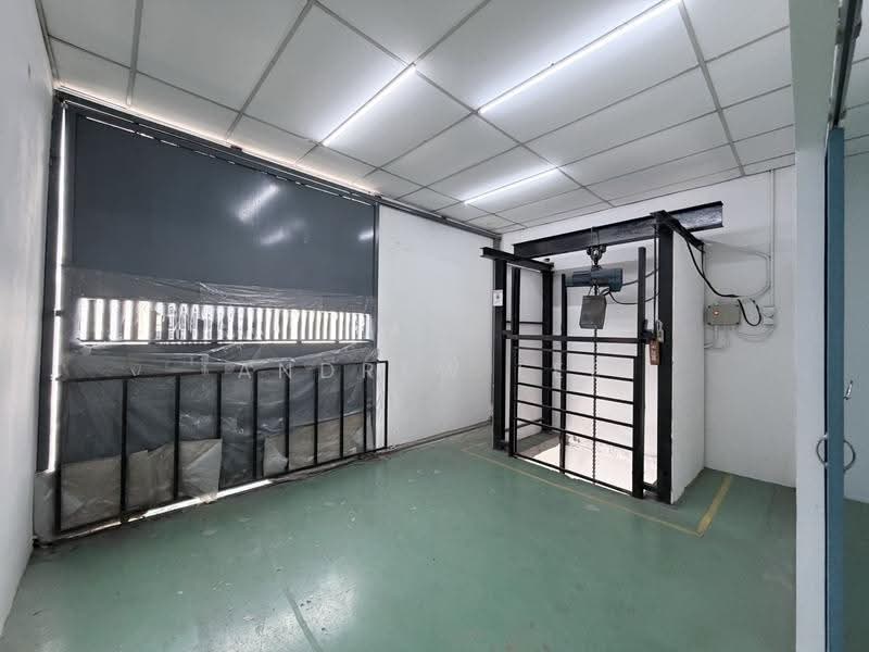 Kilang untuk Disewa di Taman Perindustrian Bukit Serdang (Seri Kembangan) - Andrew Lee - Interior - PropertyGuru.com.my