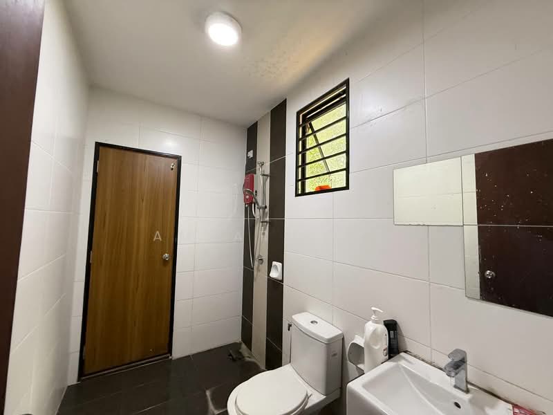 2-storey Terraced House for Sale in Denai Alam (Shah Alam) - Amzar Faiz - Bathroom - PropertyGuru.com.my