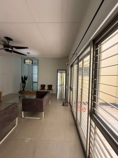 Rumah Bandar untuk Disewa di Kampung Sungai Kayu Ara (Petaling Jaya) - Ivan Kok - Living Room - PropertyGuru.com.my