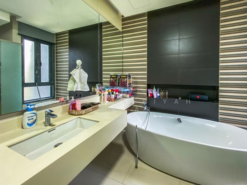 3-storey Terraced House for Sale in Shah Alam (Selangor) - SITI KHAIRIYAH JAAFAR - Bathroom - PropertyGuru.com.my