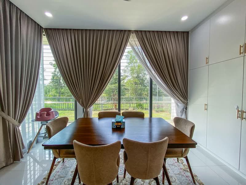 3-storey Terraced House for Sale in Shah Alam (Selangor) - SITI KHAIRIYAH JAAFAR - Dining Room - PropertyGuru.com.my
