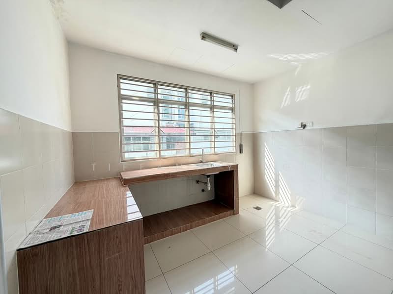 Rumah Teres 2 Tingkat untuk Dijual di Kota Emerald (Rawang) - Tiffany Yang - Kitchen - PropertyGuru.com.my