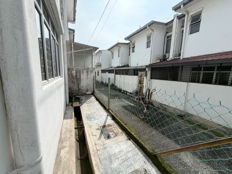 Rumah Teres 2 Tingkat untuk Dijual di Kota Emerald (Rawang) - Tiffany Yang - Backyard - PropertyGuru.com.my