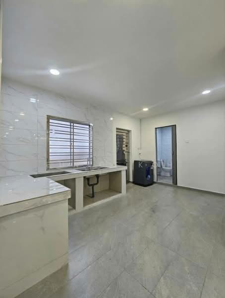 Rumah Teres 2 Tingkat untuk Dijual di Johor Bahru (Johor) - Eunice Koh - Kitchen - PropertyGuru.com.my