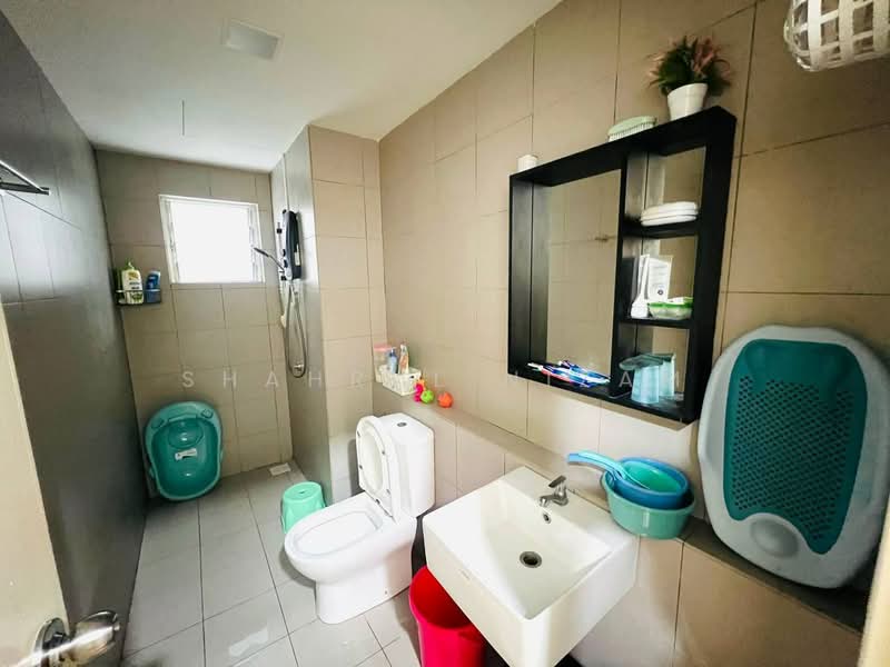 Condominium for Sale at Lakefront Homes - Shahrul Nizam - Bathroom - PropertyGuru.com.my
