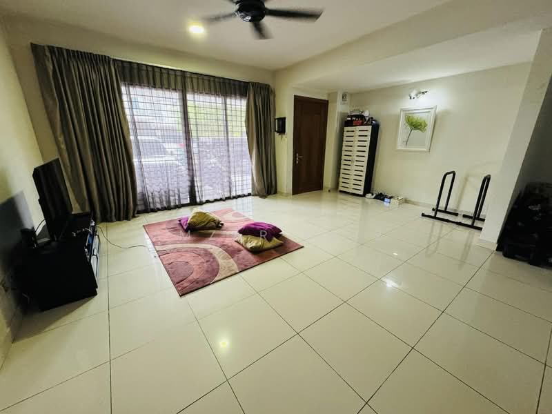 2-storey Terraced House for Sale in Denai Alam (Shah Alam) - Amzar Faiz - Living Room - PropertyGuru.com.my