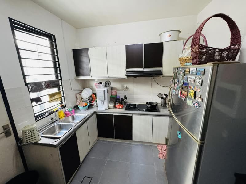 2-storey Terraced House for Sale in Denai Alam (Shah Alam) - Amzar Faiz - Kitchen - PropertyGuru.com.my