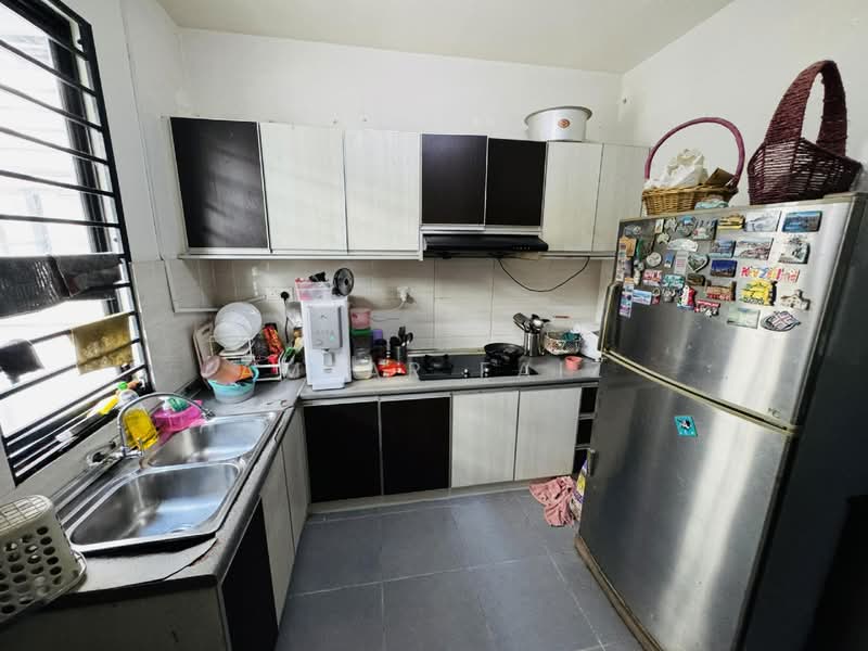 2-storey Terraced House for Sale in Denai Alam (Shah Alam) - Amzar Faiz - Kitchen - PropertyGuru.com.my