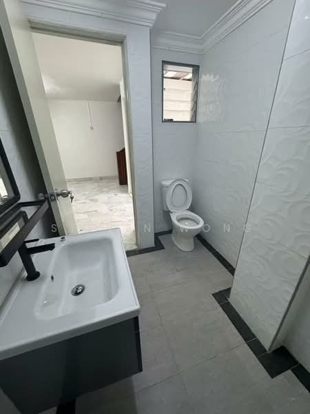 Rumah Teres 2 Tingkat untuk Dijual di Taman Desa (Kuala Lumpur) - Steven Wong - Bathroom - PropertyGuru.com.my