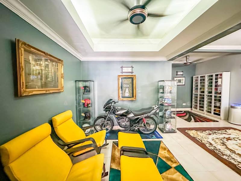 Rumah Teres 2 Tingkat untuk Dijual di Seksyen 33 (Shah Alam) - Aliff Iqbal - PropertyGuru.com.my