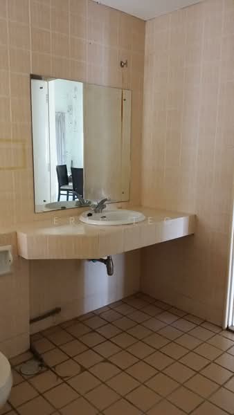 Kondominium untuk Disewa di Desa Damansara - Eric Teo - Bathroom - PropertyGuru.com.my
